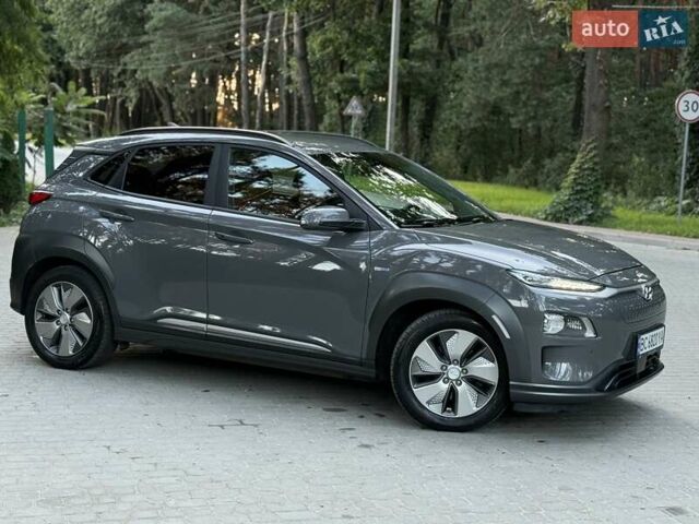 Серый Хендай Kona, объемом двигателя 0 л и пробегом 95 тыс. км за 17300 $, фото 9 на Automoto.ua