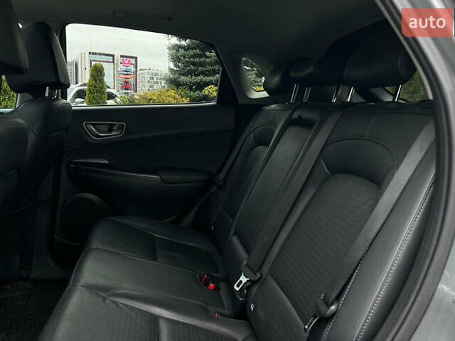 Серый Хендай Kona, объемом двигателя 0 л и пробегом 164 тыс. км за 16999 $, фото 20 на Automoto.ua