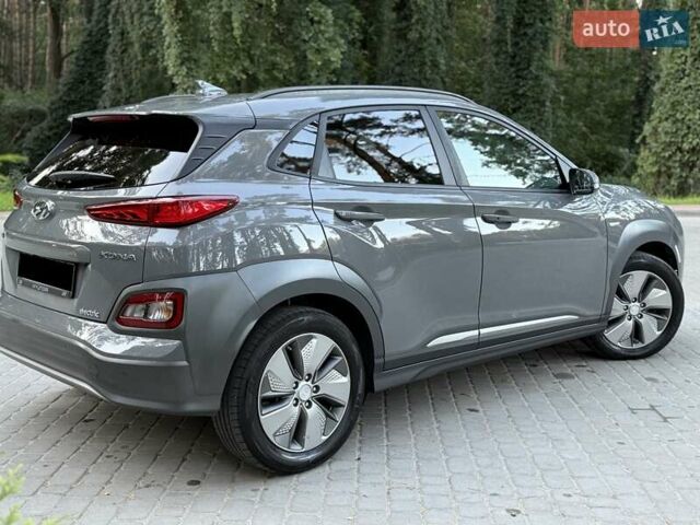Серый Хендай Kona, объемом двигателя 0 л и пробегом 96 тыс. км за 17200 $, фото 12 на Automoto.ua