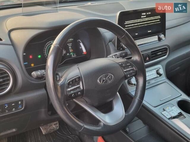 Серый Хендай Kona, объемом двигателя 0 л и пробегом 151 тыс. км за 16399 $, фото 14 на Automoto.ua