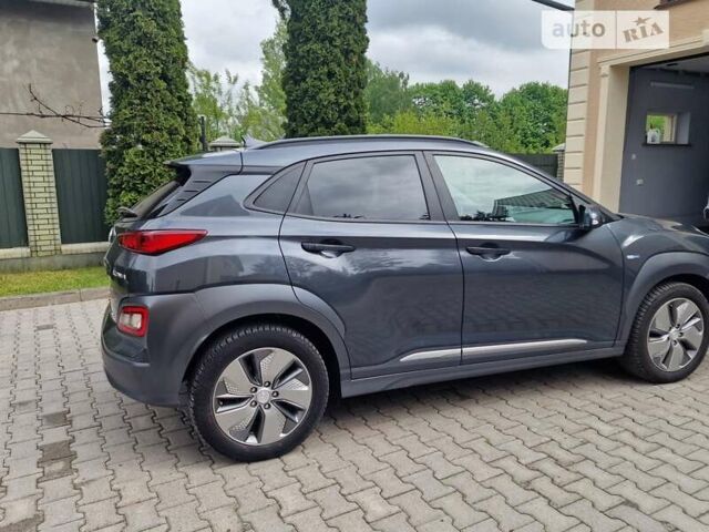 Сірий Хендай Kona, об'ємом двигуна 0 л та пробігом 111 тис. км за 17200 $, фото 7 на Automoto.ua