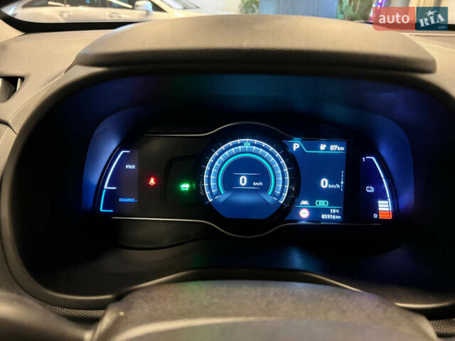 Серый Хендай Kona, объемом двигателя 0 л и пробегом 85 тыс. км за 14450 $, фото 16 на Automoto.ua