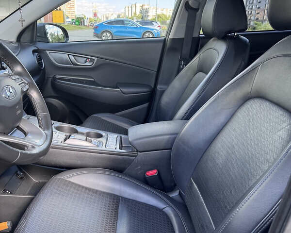 Сірий Хендай Kona, об'ємом двигуна 0 л та пробігом 164 тис. км за 16800 $, фото 23 на Automoto.ua