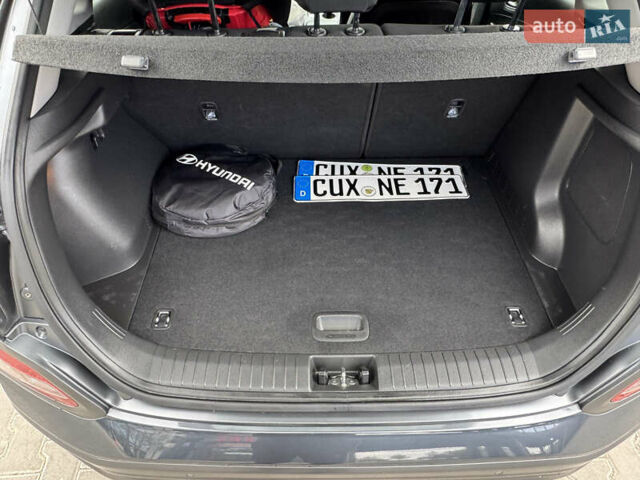 Сірий Хендай Kona, об'ємом двигуна 0 л та пробігом 65 тис. км за 17300 $, фото 60 на Automoto.ua