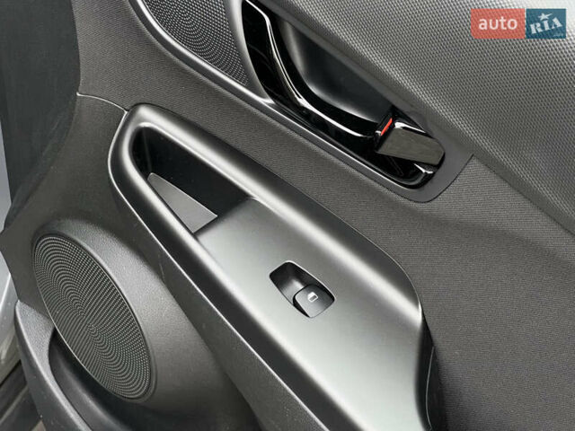 Серый Хендай Kona, объемом двигателя 1.6 л и пробегом 54 тыс. км за 20950 $, фото 51 на Automoto.ua