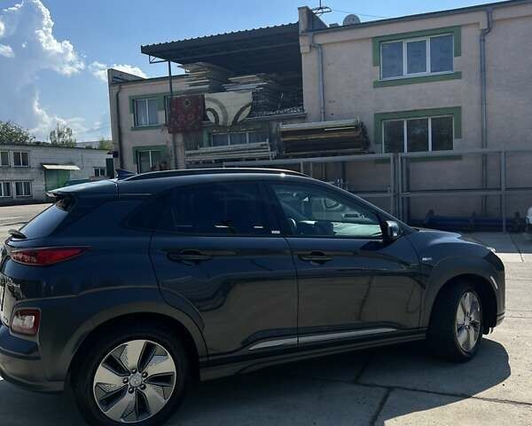 Серый Хендай Kona, объемом двигателя 0 л и пробегом 30 тыс. км за 21100 $, фото 14 на Automoto.ua