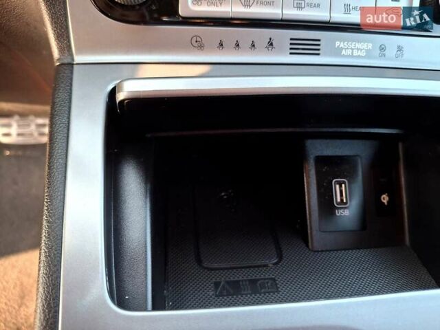 Серый Хендай Kona, объемом двигателя 0 л и пробегом 116 тыс. км за 18600 $, фото 19 на Automoto.ua