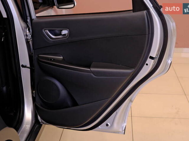 Серый Хендай Kona, объемом двигателя 0 л и пробегом 88 тыс. км за 20300 $, фото 38 на Automoto.ua