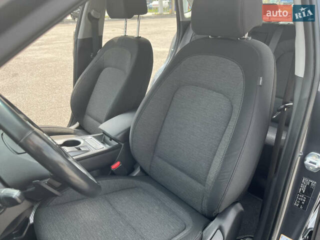 Серый Хендай Kona, объемом двигателя 0 л и пробегом 49 тыс. км за 15199 $, фото 50 на Automoto.ua