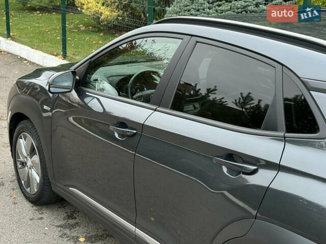 Сірий Хендай Kona, об'ємом двигуна 0 л та пробігом 81 тис. км за 17200 $, фото 33 на Automoto.ua