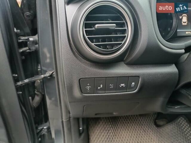 Сірий Хендай Kona, об'ємом двигуна 1.6 л та пробігом 12 тис. км за 21500 $, фото 19 на Automoto.ua