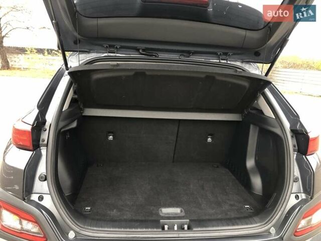 Сірий Хендай Kona, об'ємом двигуна 0 л та пробігом 70 тис. км за 17950 $, фото 26 на Automoto.ua