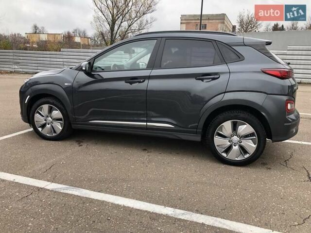 Сірий Хендай Kona, об'ємом двигуна 0 л та пробігом 70 тис. км за 18100 $, фото 7 на Automoto.ua