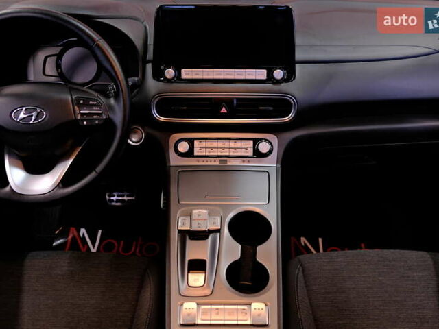 Серый Хендай Kona, объемом двигателя 0 л и пробегом 88 тыс. км за 20300 $, фото 50 на Automoto.ua