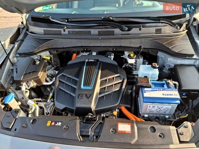 Серый Хендай Kona, объемом двигателя 0 л и пробегом 116 тыс. км за 18600 $, фото 32 на Automoto.ua