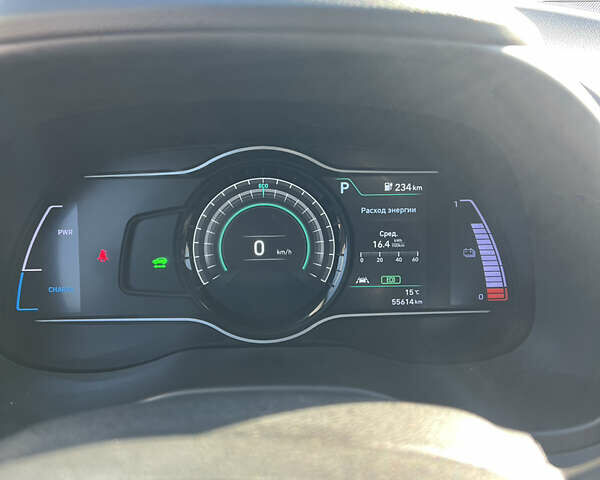 Серый Хендай Kona, объемом двигателя 0 л и пробегом 55 тыс. км за 15300 $, фото 4 на Automoto.ua