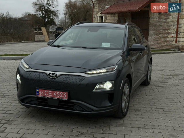 Сірий Хендай Kona, об'ємом двигуна 0 л та пробігом 98 тис. км за 17900 $, фото 2 на Automoto.ua
