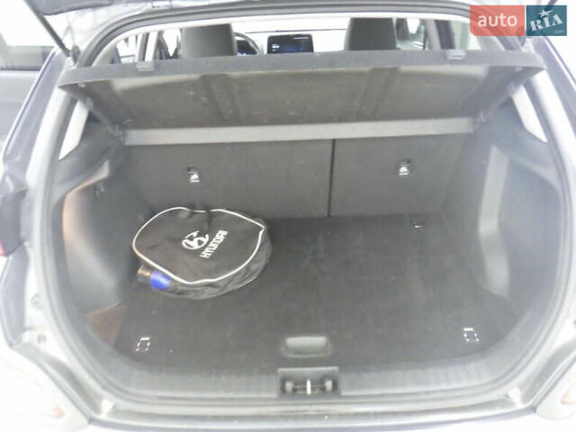 Сірий Хендай Kona, об'ємом двигуна 0 л та пробігом 78 тис. км за 18300 $, фото 8 на Automoto.ua