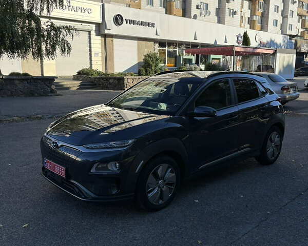 Сірий Хендай Kona, об'ємом двигуна 0 л та пробігом 62 тис. км за 18200 $, фото 1 на Automoto.ua