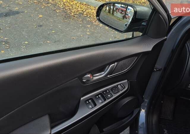 Сірий Хендай Kona, об'ємом двигуна 0 л та пробігом 42 тис. км за 22200 $, фото 12 на Automoto.ua