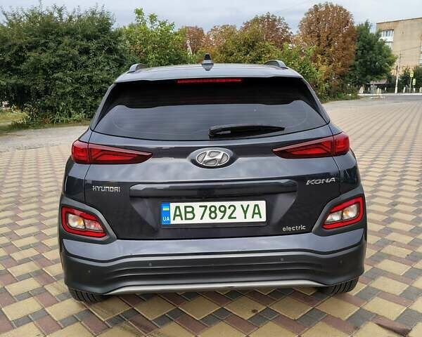 Серый Хендай Kona, объемом двигателя 0 л и пробегом 141 тыс. км за 17200 $, фото 7 на Automoto.ua