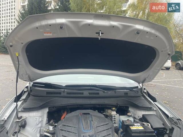 Серый Хендай Kona, объемом двигателя 0 л и пробегом 114 тыс. км за 17100 $, фото 56 на Automoto.ua