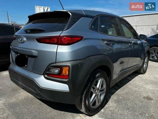 Серый Хендай Kona, объемом двигателя 2 л и пробегом 59 тыс. км за 3600 $, фото 3 на Automoto.ua
