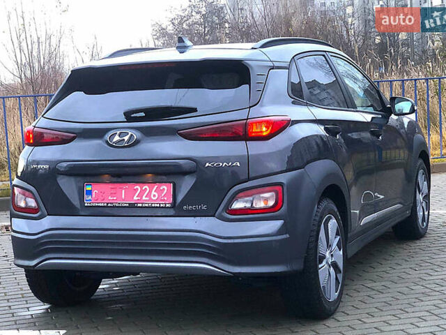 Серый Хендай Kona, объемом двигателя 0 л и пробегом 133 тыс. км за 15600 $, фото 6 на Automoto.ua