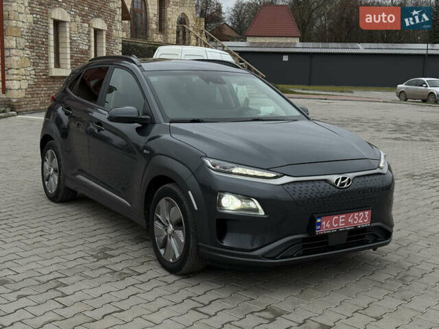Сірий Хендай Kona, об'ємом двигуна 0 л та пробігом 98 тис. км за 17900 $, фото 3 на Automoto.ua