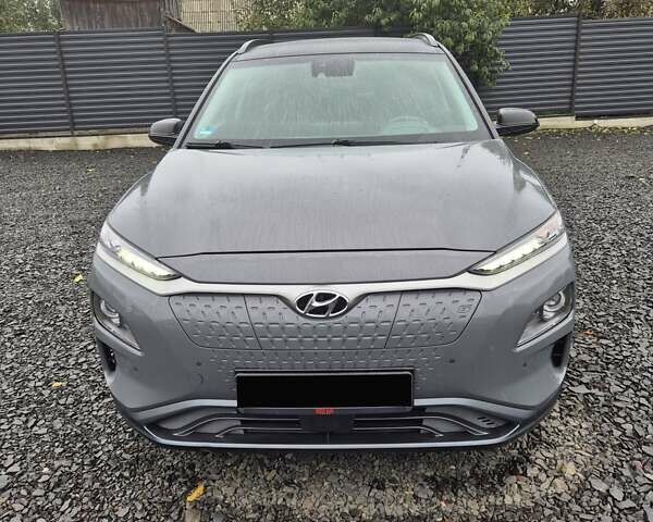 Сірий Хендай Kona, об'ємом двигуна 0 л та пробігом 99 тис. км за 19499 $, фото 1 на Automoto.ua