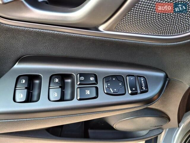 Серый Хендай Kona, объемом двигателя 0 л и пробегом 116 тыс. км за 18600 $, фото 23 на Automoto.ua