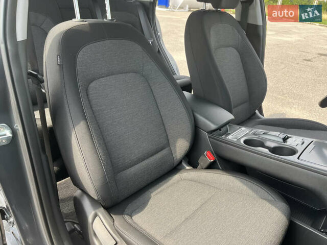 Сірий Хендай Kona, об'ємом двигуна 0 л та пробігом 50 тис. км за 14999 $, фото 36 на Automoto.ua