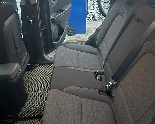Сірий Хендай Kona, об'ємом двигуна 0 л та пробігом 50 тис. км за 17800 $, фото 27 на Automoto.ua