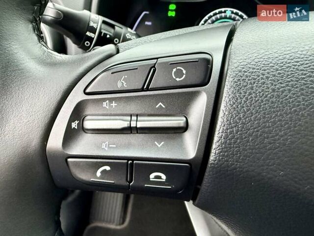 Серый Хендай Kona, объемом двигателя 0 л и пробегом 74 тыс. км за 15250 $, фото 52 на Automoto.ua