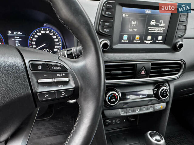 Сірий Хендай Kona, об'ємом двигуна 1.6 л та пробігом 32 тис. км за 18999 $, фото 25 на Automoto.ua