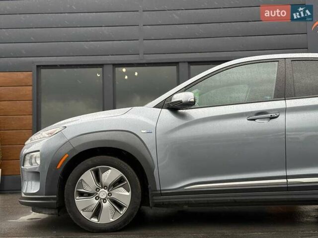 Сірий Хендай Kona, об'ємом двигуна 0 л та пробігом 61 тис. км за 17700 $, фото 10 на Automoto.ua