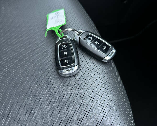 Сірий Хендай Kona, об'ємом двигуна 0 л та пробігом 149 тис. км за 17950 $, фото 64 на Automoto.ua