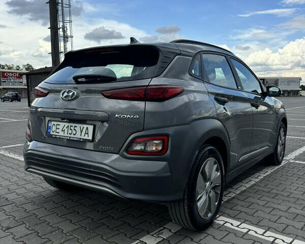 Серый Хендай Kona, объемом двигателя 0 л и пробегом 52 тыс. км за 16300 $, фото 9 на Automoto.ua