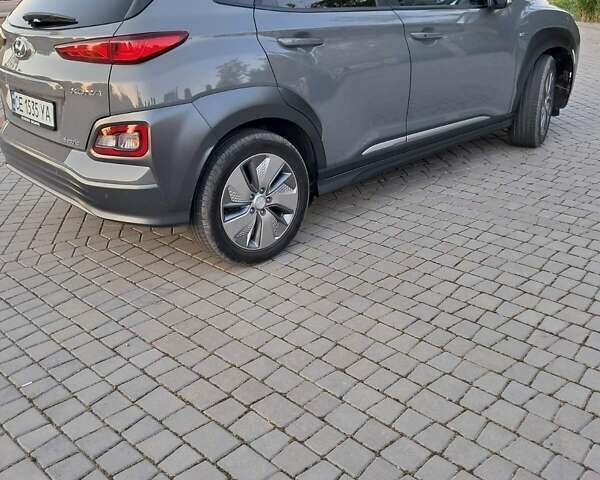Сірий Хендай Kona, об'ємом двигуна 0 л та пробігом 63 тис. км за 17950 $, фото 3 на Automoto.ua