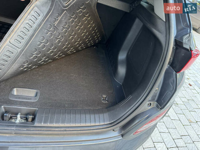 Сірий Хендай Kona, об'ємом двигуна 0 л та пробігом 114 тис. км за 15999 $, фото 18 на Automoto.ua