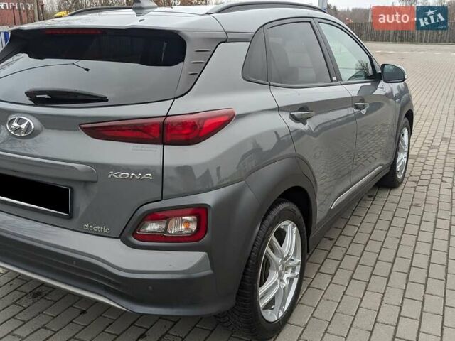 Сірий Хендай Kona, об'ємом двигуна 0 л та пробігом 55 тис. км за 14999 $, фото 7 на Automoto.ua