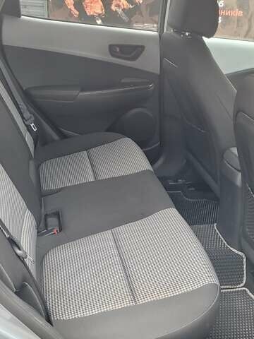 Сірий Хендай Kona, об'ємом двигуна 2 л та пробігом 59 тис. км за 15100 $, фото 11 на Automoto.ua