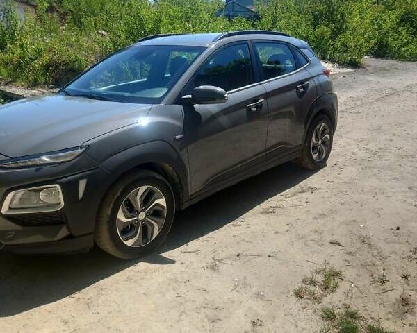 Сірий Хендай Kona, об'ємом двигуна 1.6 л та пробігом 54 тис. км за 28900 $, фото 8 на Automoto.ua