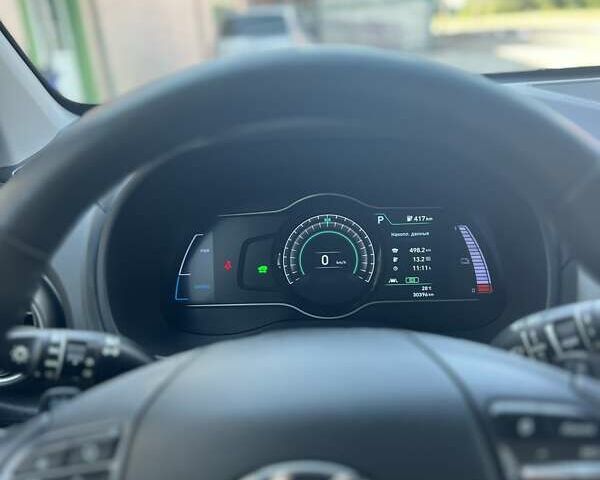 Серый Хендай Kona, объемом двигателя 0 л и пробегом 30 тыс. км за 21100 $, фото 45 на Automoto.ua