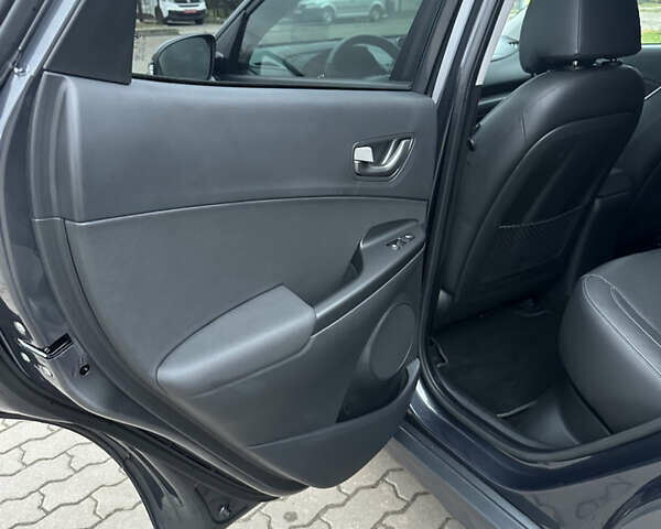 Сірий Хендай Kona, об'ємом двигуна 0 л та пробігом 149 тис. км за 17950 $, фото 34 на Automoto.ua