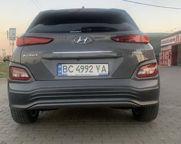 Сірий Хендай Kona, об'ємом двигуна 0 л та пробігом 123 тис. км за 18600 $, фото 2 на Automoto.ua