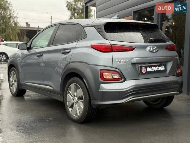 Сірий Хендай Kona, об'ємом двигуна 0 л та пробігом 61 тис. км за 17700 $, фото 6 на Automoto.ua
