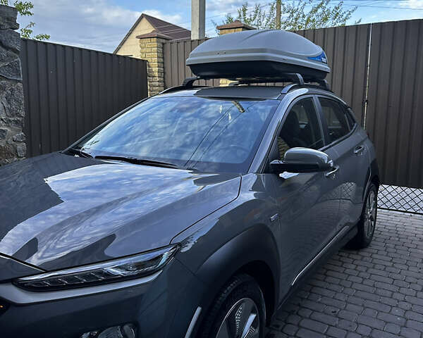 Серый Хендай Kona, объемом двигателя 0 л и пробегом 52 тыс. км за 15000 $, фото 7 на Automoto.ua