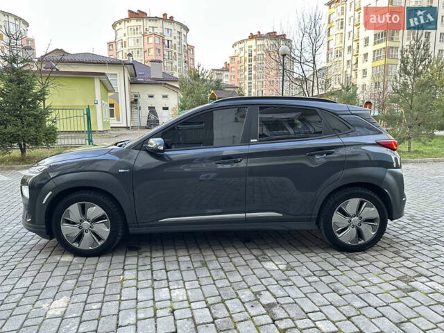 Серый Хендай Kona, объемом двигателя 0 л и пробегом 137 тыс. км за 17500 $, фото 15 на Automoto.ua