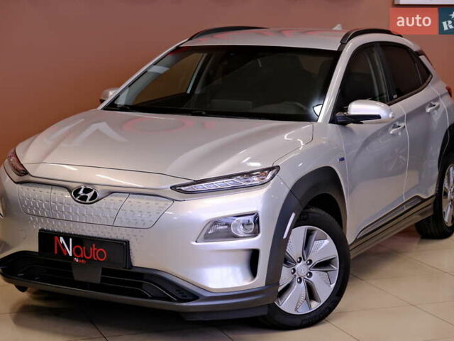 Серый Хендай Kona, объемом двигателя 0 л и пробегом 88 тыс. км за 20300 $, фото 9 на Automoto.ua